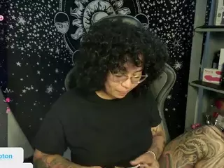 alesyahampton's Live Sex Cam Show