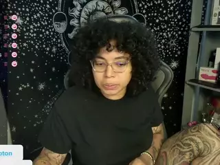 alesyahampton's Live Sex Cam Show