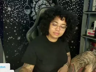 alesyahampton's Live Sex Cam Show