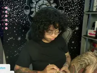 alesyahampton's Live Sex Cam Show