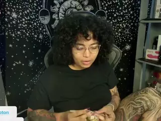 alesyahampton's Live Sex Cam Show