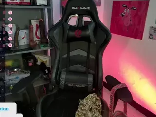 alesyahampton's Live Sex Cam Show