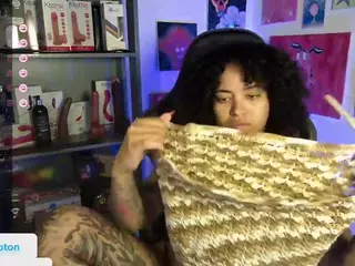 alesyahampton's Live Sex Cam Show