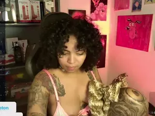 alesyahampton's Live Sex Cam Show