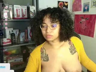 alesyahampton's Live Sex Cam Show
