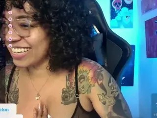 alesyahampton's Live Sex Cam Show