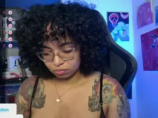 alesyahampton's Live Sex Cam Show
