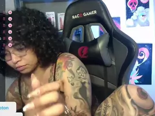 alesyahampton's Live Sex Cam Show