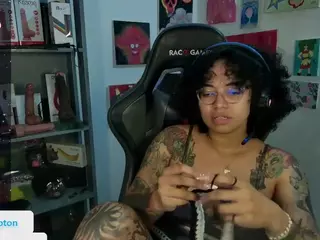 alesyahampton's Live Sex Cam Show