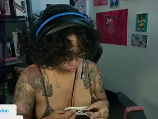 alesyahampton's Live Sex Cam Show