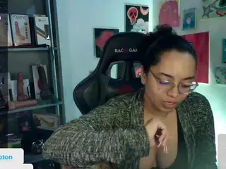 alesyahampton's Live Sex Cam Show