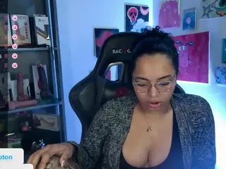alesyahampton's Live Sex Cam Show