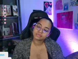alesyahampton's Live Sex Cam Show