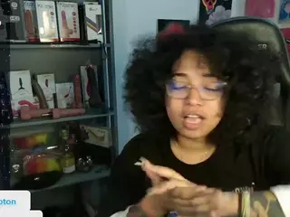 alesyahampton's Live Sex Cam Show