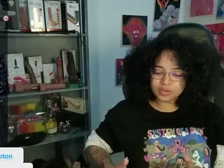 alesyahampton's Live Sex Cam Show