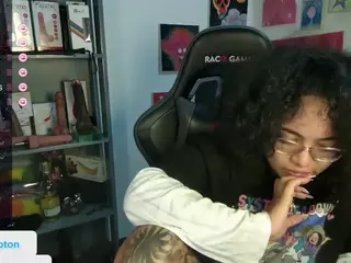 alesyahampton's Live Sex Cam Show