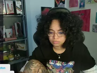 alesyahampton's Live Sex Cam Show