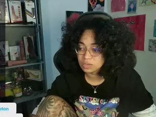 alesyahampton's Live Sex Cam Show