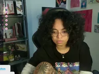 alesyahampton's Live Sex Cam Show