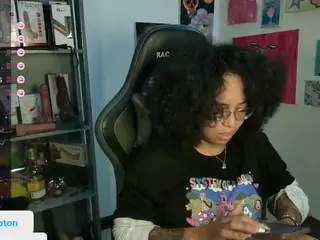 alesyahampton's Live Sex Cam Show