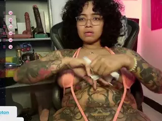 alesyahampton's Live Sex Cam Show