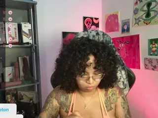 alesyahampton's Live Sex Cam Show