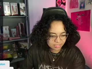 alesyahampton's Live Sex Cam Show