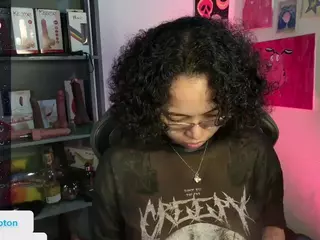 alesyahampton's Live Sex Cam Show