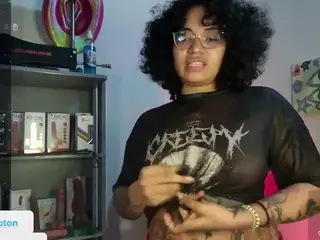 alesyahampton's Live Sex Cam Show