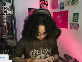 alesyahampton's Live Sex Cam Show
