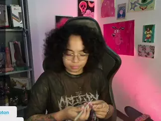 alesyahampton's Live Sex Cam Show