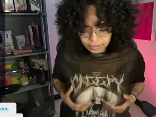 alesyahampton's Live Sex Cam Show