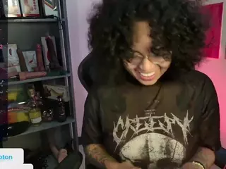 alesyahampton's Live Sex Cam Show
