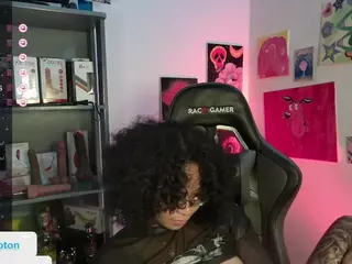 alesyahampton's Live Sex Cam Show