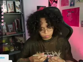alesyahampton's Live Sex Cam Show