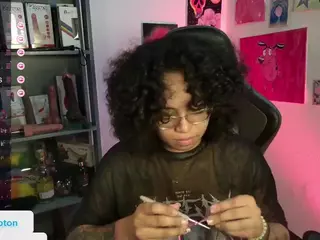 alesyahampton's Live Sex Cam Show