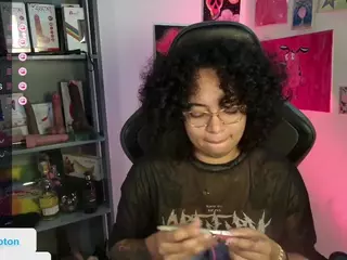 alesyahampton's Live Sex Cam Show