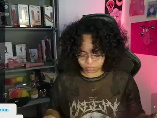 alesyahampton's Live Sex Cam Show