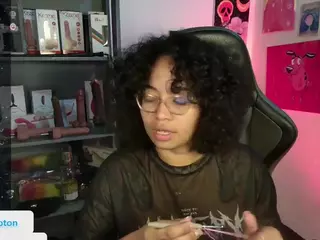 alesyahampton's Live Sex Cam Show