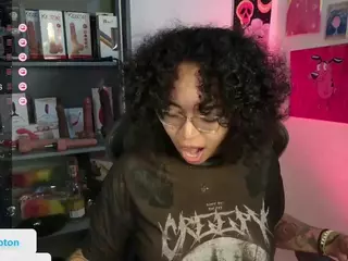 alesyahampton's Live Sex Cam Show
