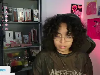 alesyahampton's Live Sex Cam Show