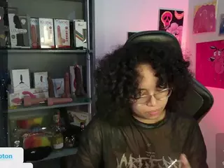 alesyahampton's Live Sex Cam Show