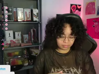 alesyahampton's Live Sex Cam Show