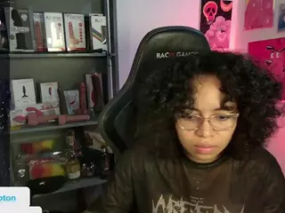 alesyahampton's Live Sex Cam Show