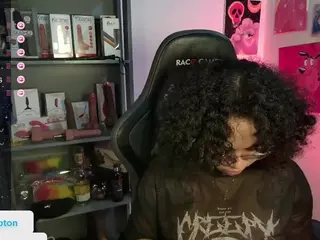 alesyahampton's Live Sex Cam Show