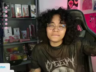 alesyahampton's Live Sex Cam Show