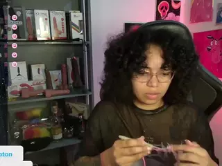 alesyahampton's Live Sex Cam Show