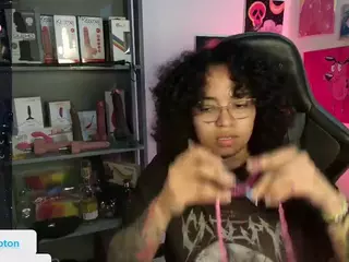 alesyahampton's Live Sex Cam Show