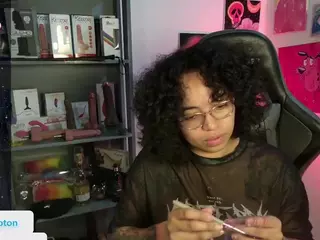 alesyahampton's Live Sex Cam Show