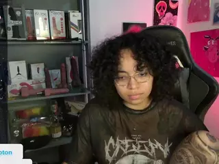 alesyahampton's Live Sex Cam Show